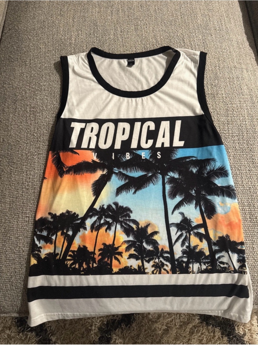 Tropical Vibes Sleeveless Graphic Tank Top - White/Multicolor